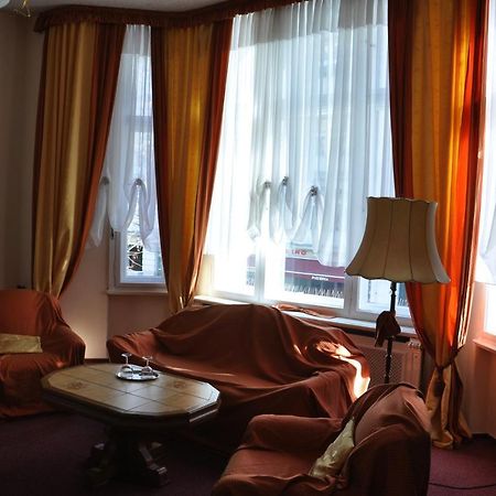 Hotel Pension Savoy Near Kurfuerstendamm Βερολίνο Δωμάτιο φωτογραφία