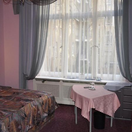 Hotel Pension Savoy Near Kurfuerstendamm Βερολίνο Δωμάτιο φωτογραφία