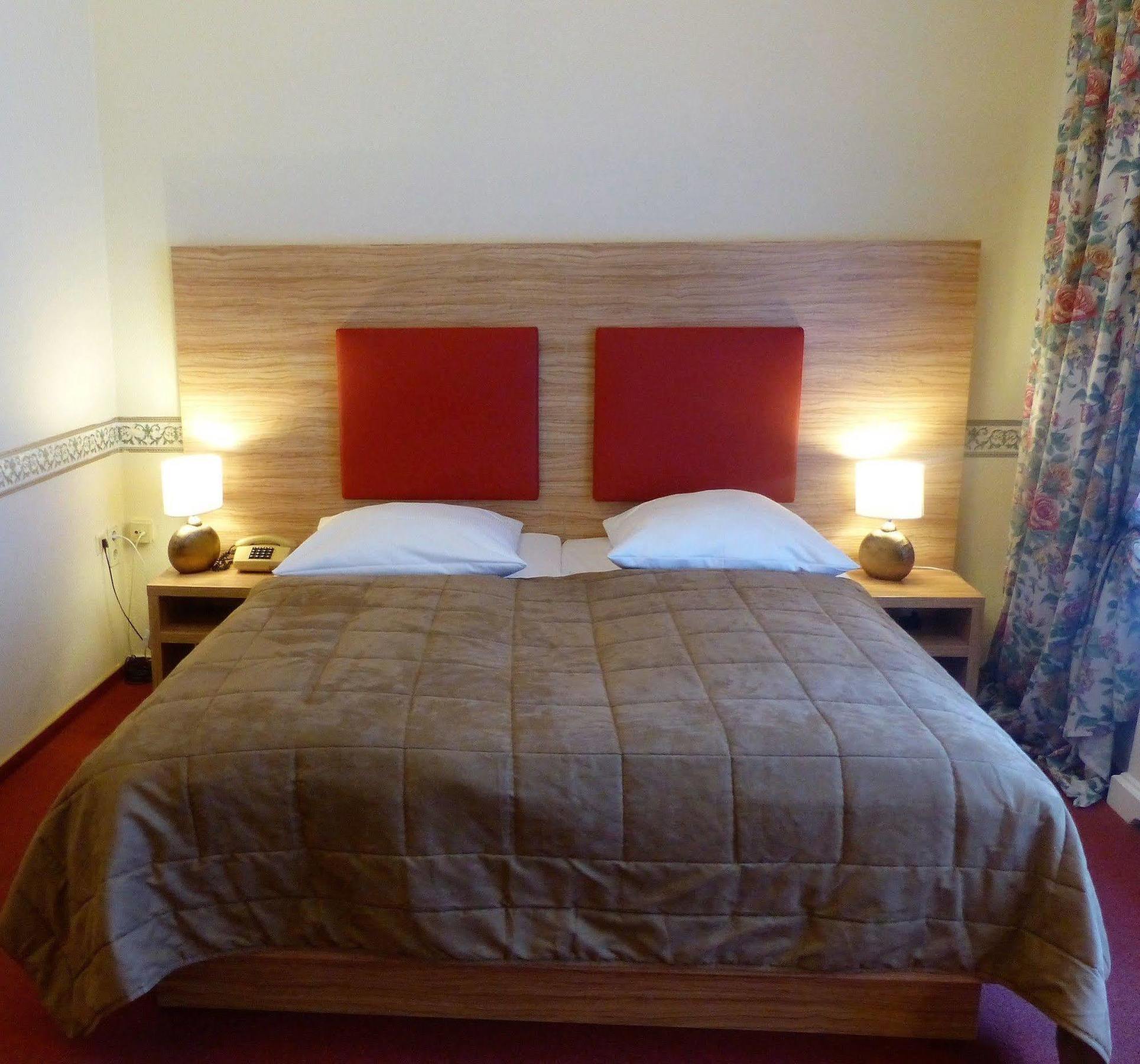 Hotel Pension Savoy Near Kurfuerstendamm Βερολίνο Εξωτερικό φωτογραφία
