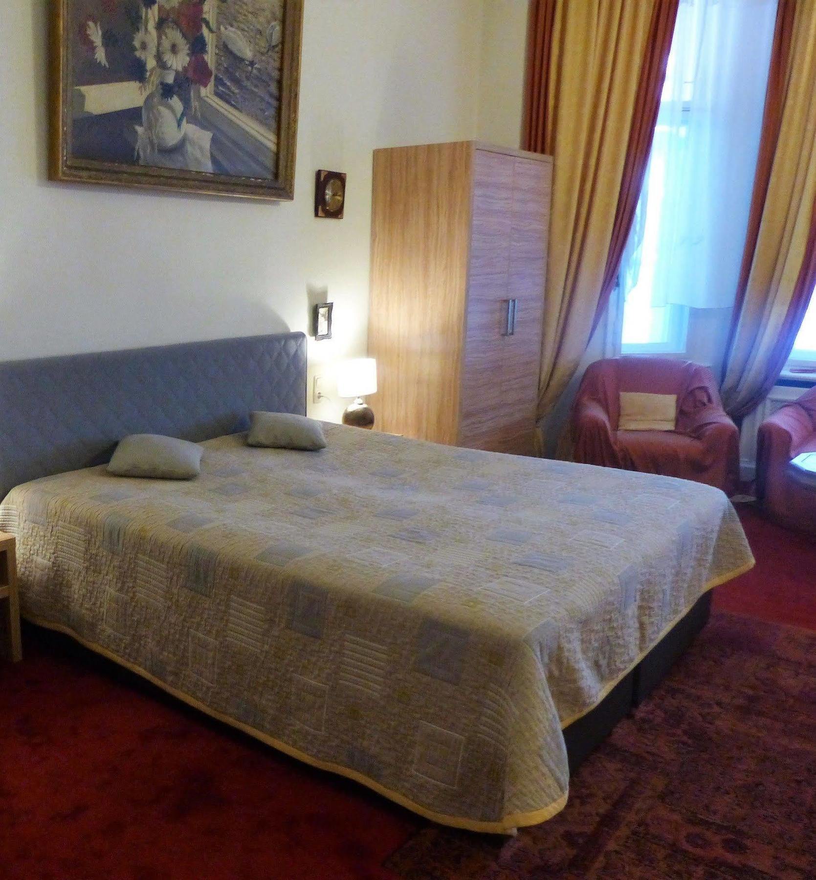 Hotel Pension Savoy Near Kurfuerstendamm Βερολίνο Εξωτερικό φωτογραφία
