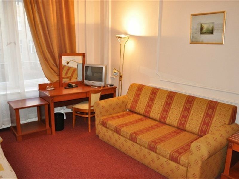 Hotel Pension Savoy Near Kurfuerstendamm Βερολίνο Εξωτερικό φωτογραφία