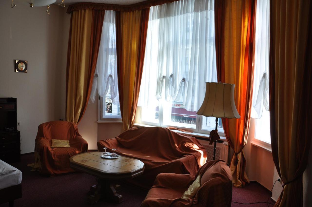 Hotel Pension Savoy Near Kurfuerstendamm Βερολίνο Δωμάτιο φωτογραφία