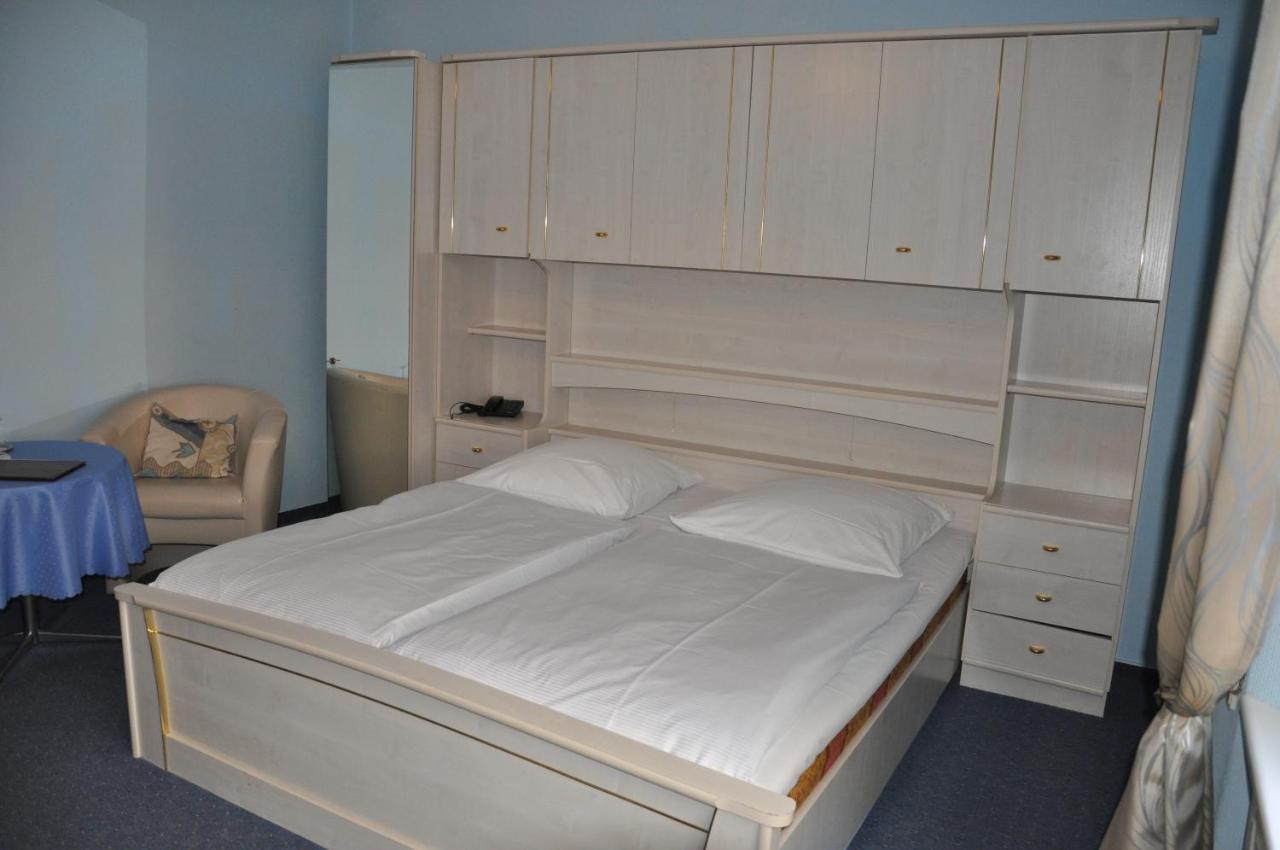 Hotel Pension Savoy Near Kurfuerstendamm Βερολίνο Δωμάτιο φωτογραφία