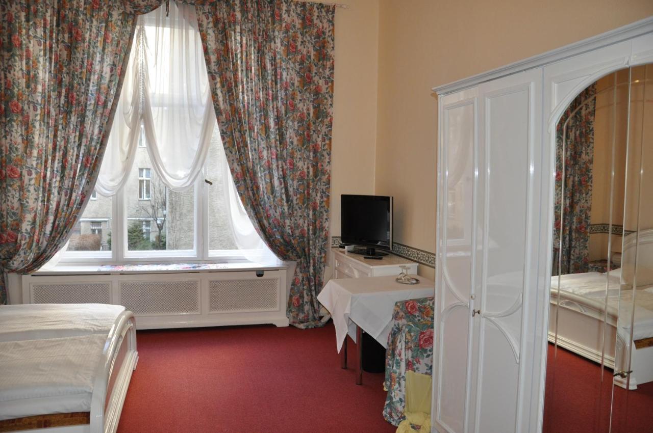 Hotel Pension Savoy Near Kurfuerstendamm Βερολίνο Δωμάτιο φωτογραφία