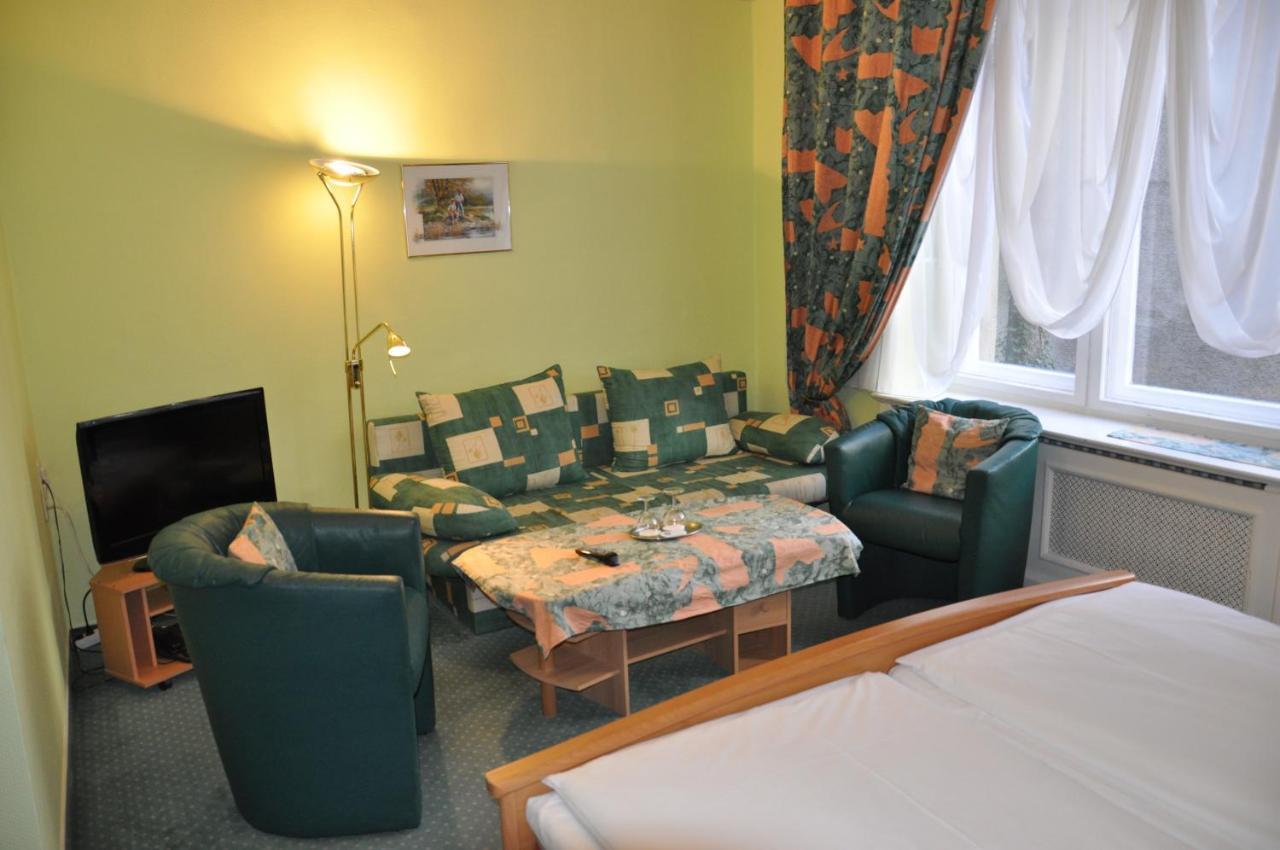 Hotel Pension Savoy Near Kurfuerstendamm Βερολίνο Δωμάτιο φωτογραφία