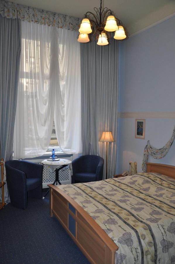 Hotel Pension Savoy Near Kurfuerstendamm Βερολίνο Δωμάτιο φωτογραφία